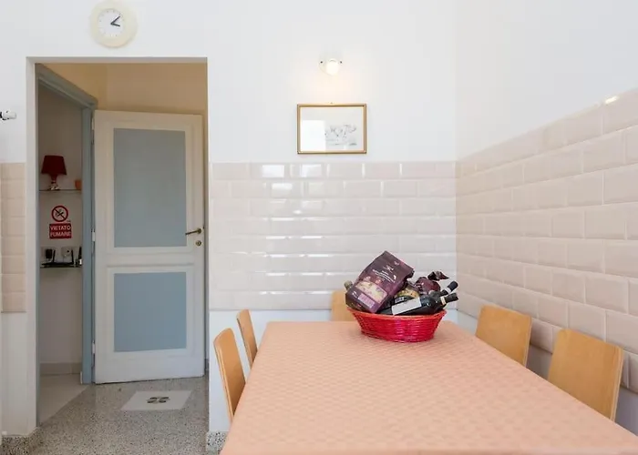 Vatican Comfortable Sunny Apartment *