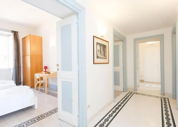 Vatican Comfortable Sunny Apartment